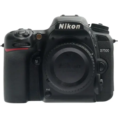 Nikon D7500