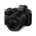 Panasonic LUMIX S5D Black + S 28-200mm f/4-7.1