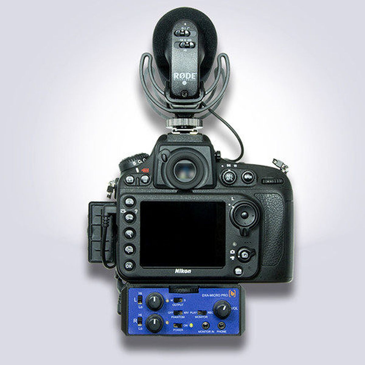 Beachtek The DXA-MICRO PRO is a two-channel active adapter