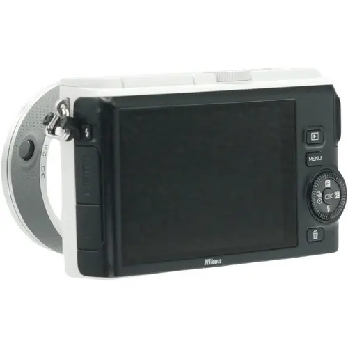 Nikon 1 J3 incl. 10-30mm F/3.5-5.6